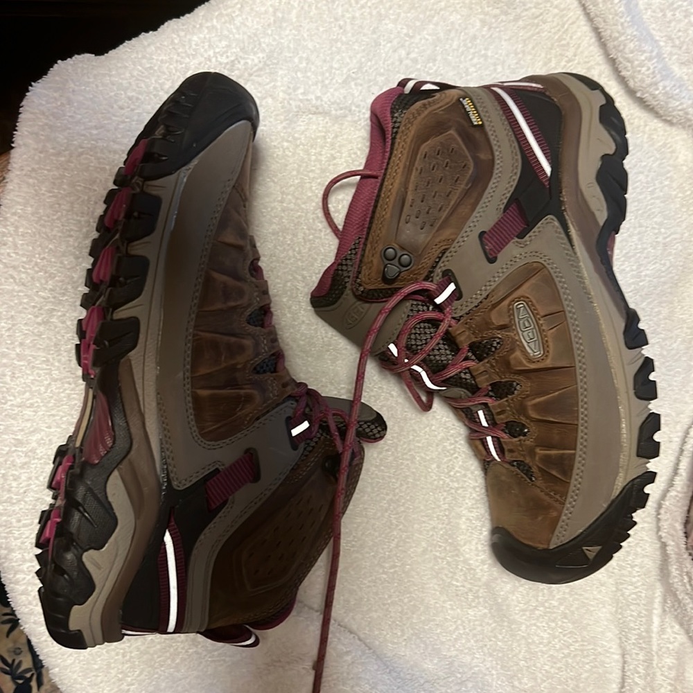 Womens hiking booties